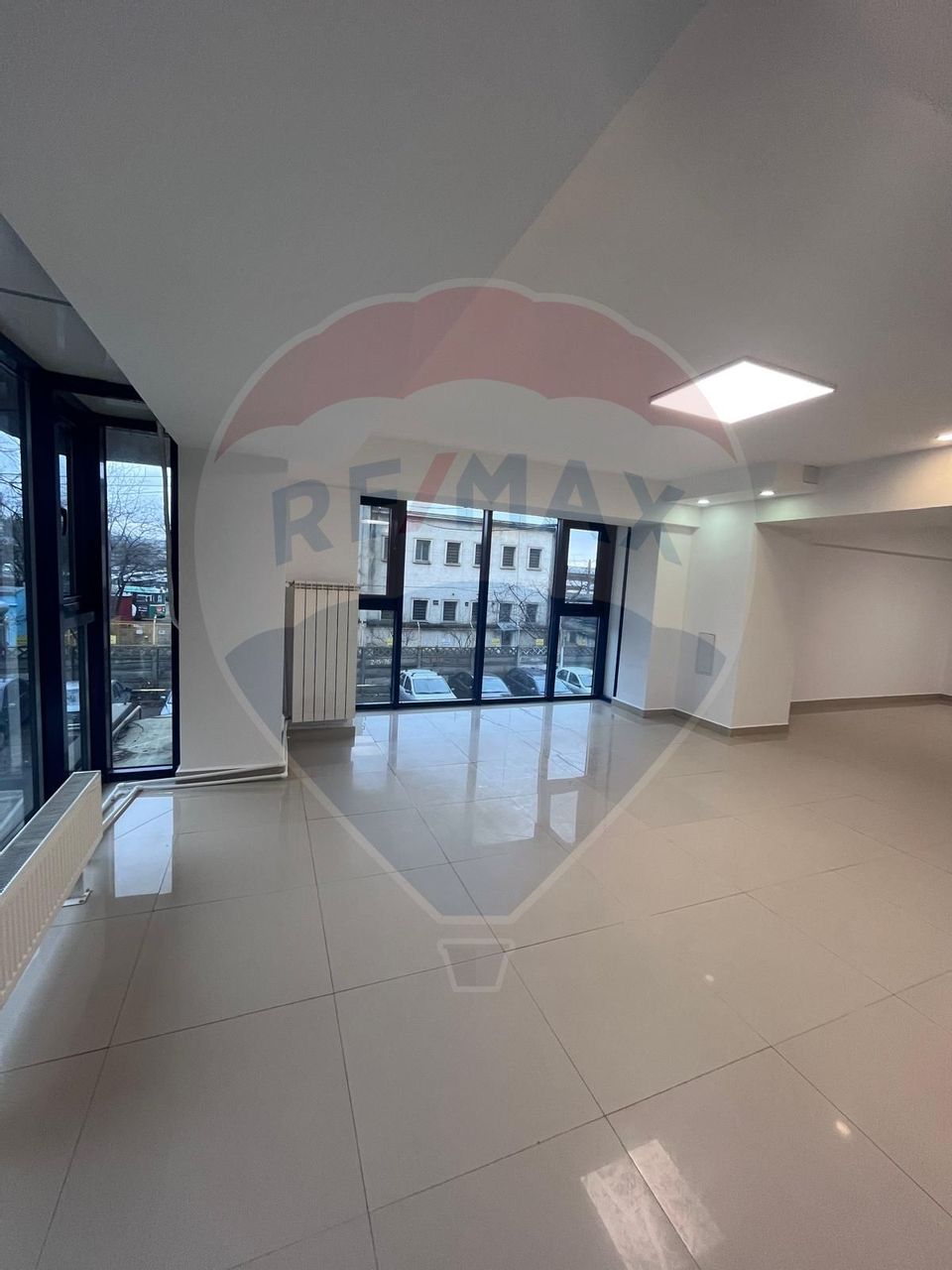 95sq.m Commercial Space for rent, Gara area