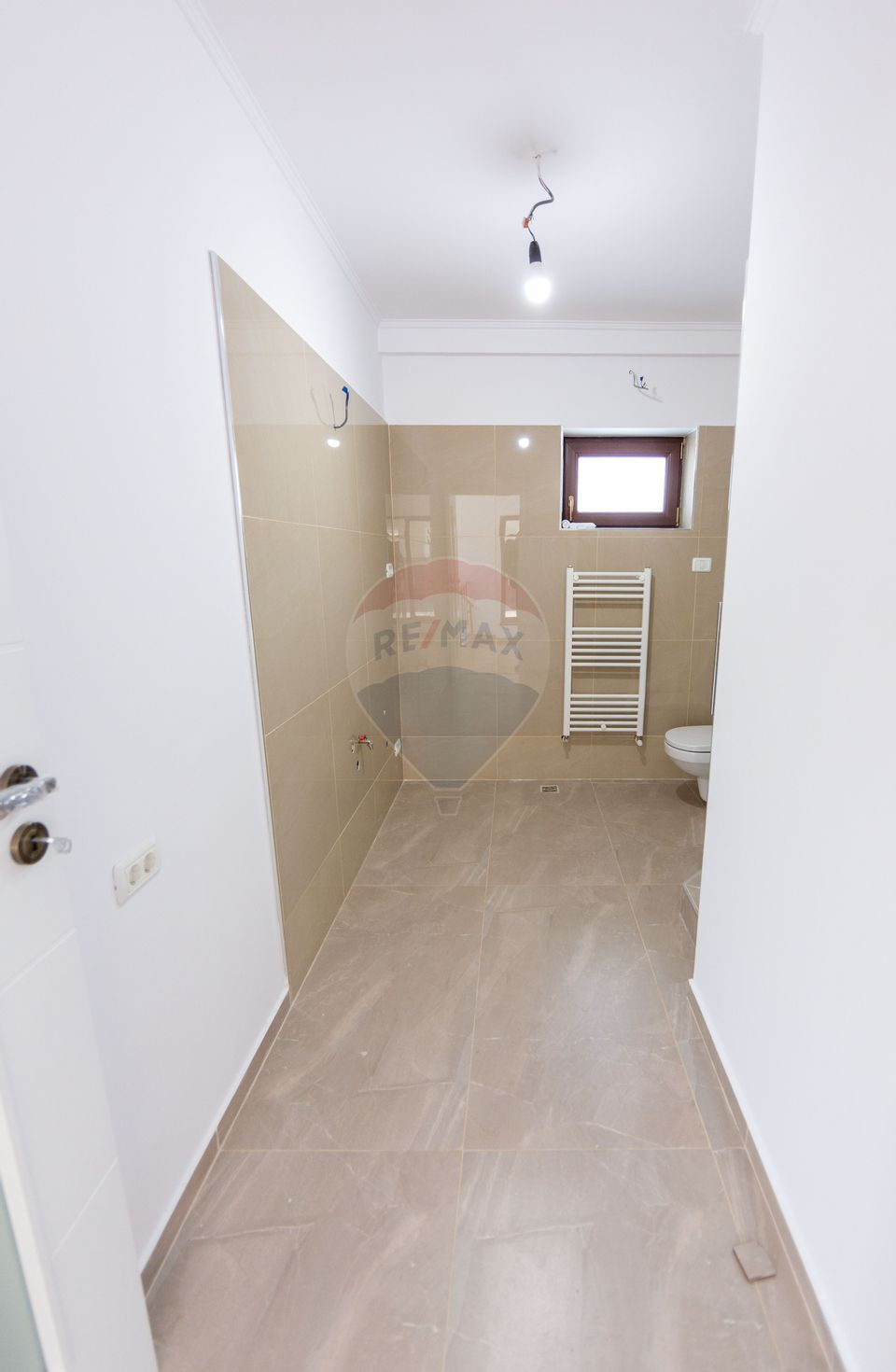 Casă Modernă la Cheie | 4 Dormitoare | 590 mp Teren | Tărlungeni