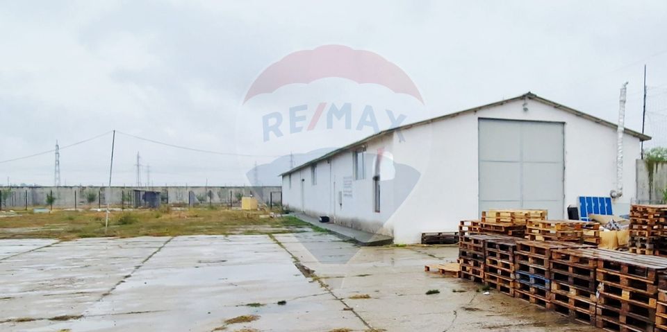 DE INCHIRIAT  HALA 450 mp  +  1000 mp platou betonat - ISALNITA