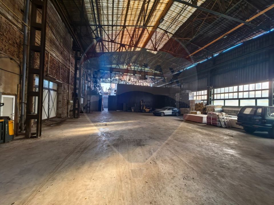 Hala industriala 550mp + 450 mp curte de închiriat