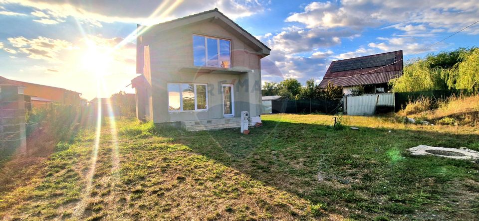 4 room House / Villa for sale