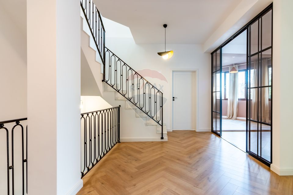 Casă individuala în Aviatiei, adiacent Bulevardul Aerogarii, 4xparcare