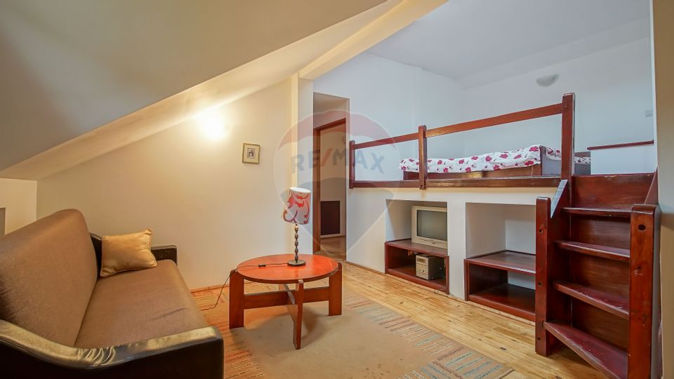 Vila cu potential turistic in Predeal privelisti si liniste montana