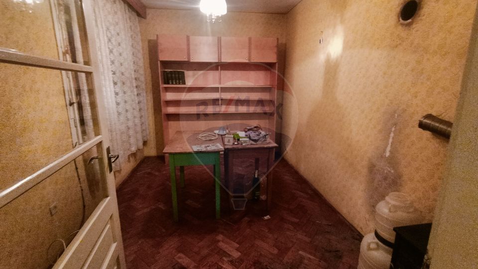 3 room House / Villa for sale, Ferneziu area