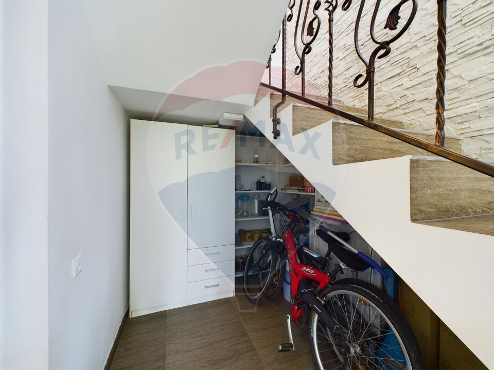 Casa 5 camere de vanzare in Crevedia  mobilata utilata gata de mutare