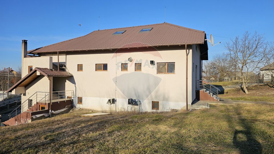 Complex comercial-cofetărie, patiserie pitzerie- Udești, Suceava