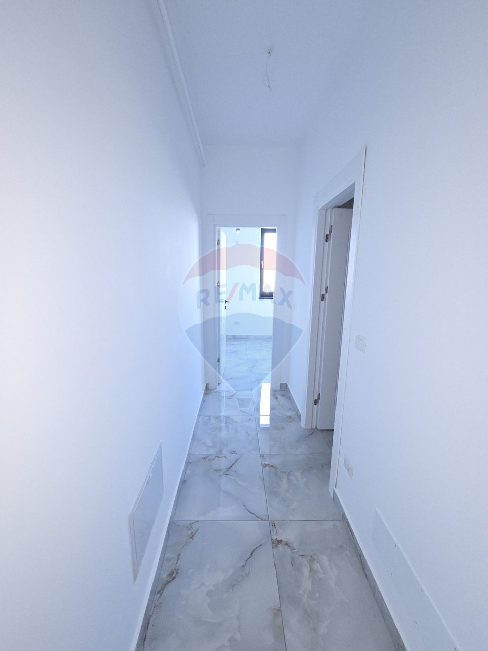 Garsoniere, apartamente cu 2 si 3 camere