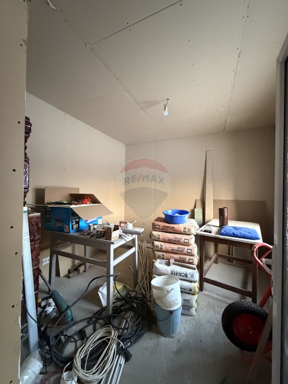 Casă cu teren generos de 1.179 mp, Fierbinți, Târg