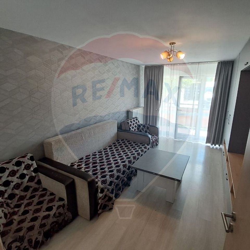 Apartament cu 2 camere de vânzare în zona Tractorul