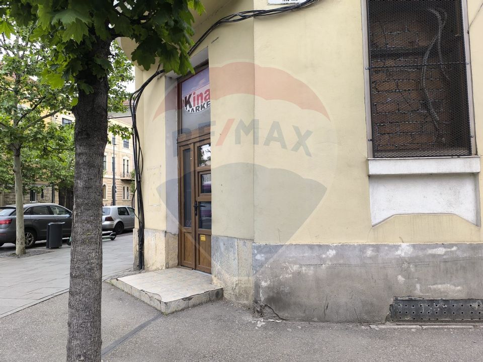 Spațiu comercial de vanzare