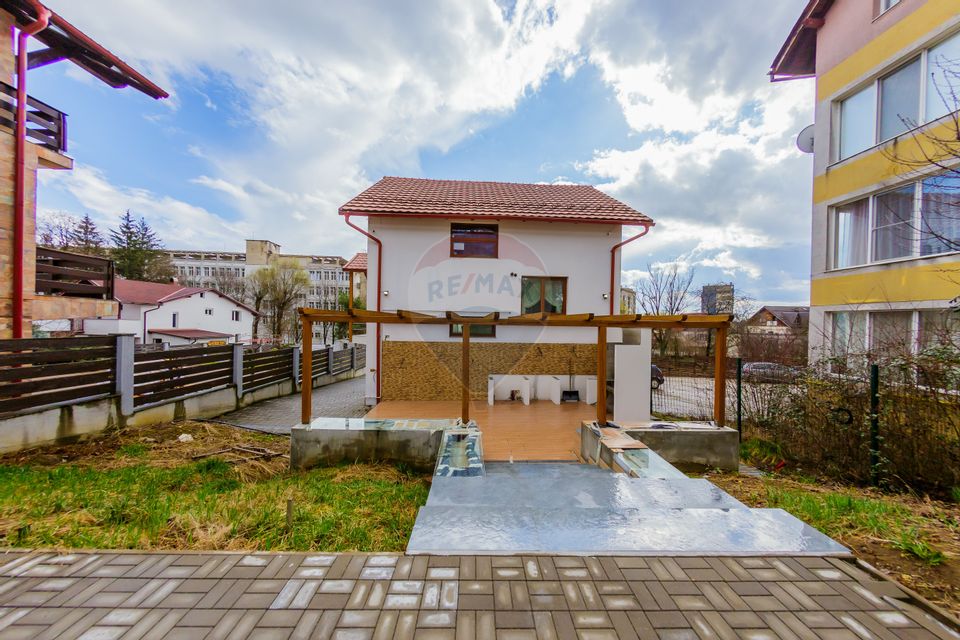 Casă superbă de vânzare strada Victor Babeș