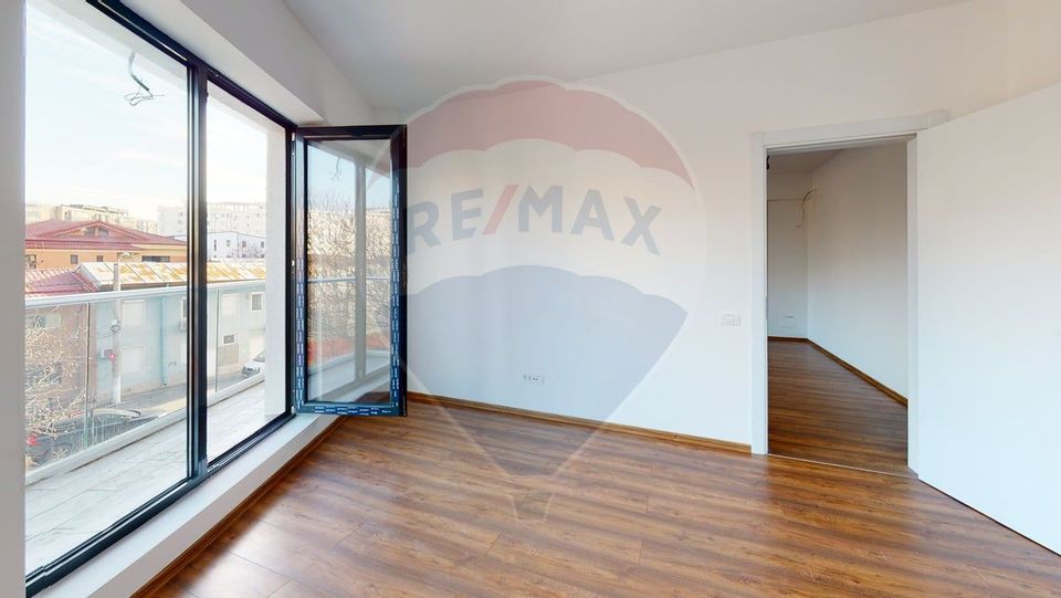 Oferta -Apartament nou de vanzare 3 camere decomandat, Nerva Traian