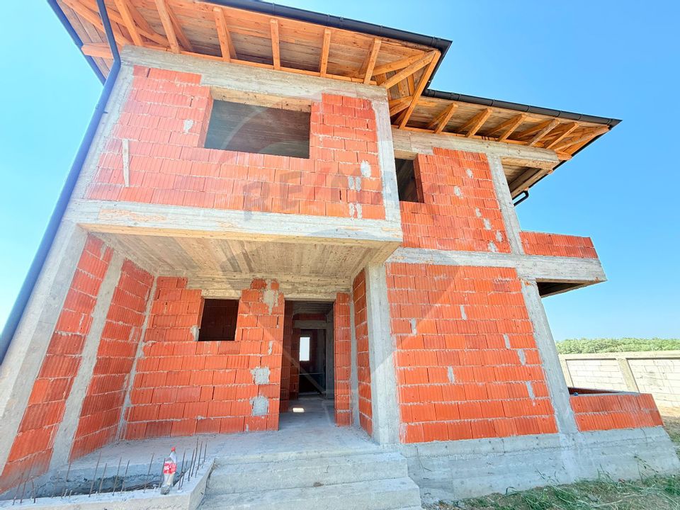 Detached house / villa for sale | Red | Dragomiresti-Vale/