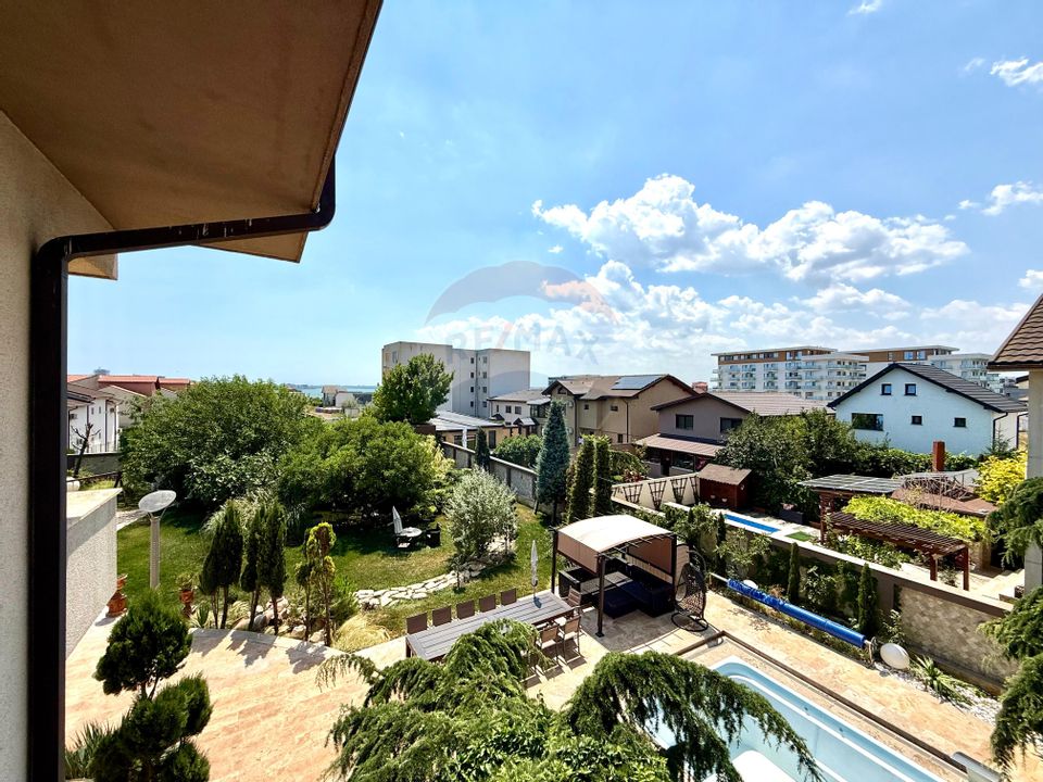 Vila cu piscina si teren 2350mp de vanzare in Mamaia Sat