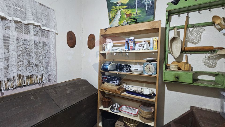 Casă / Vilă cu 3 camere de vânzare-Cacica-Suceava