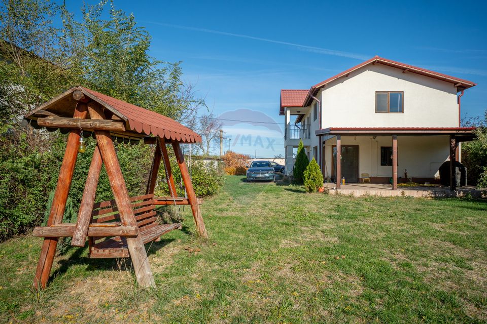 Casă / Vila de Vanzare