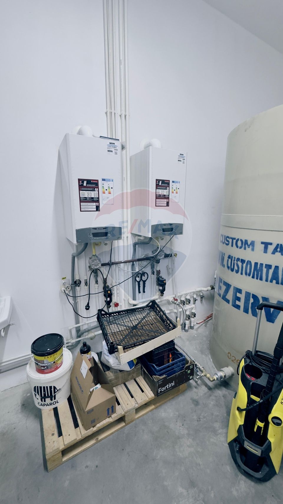 Proprietate premium în Filiași, locuință de lux cu spații comerciale