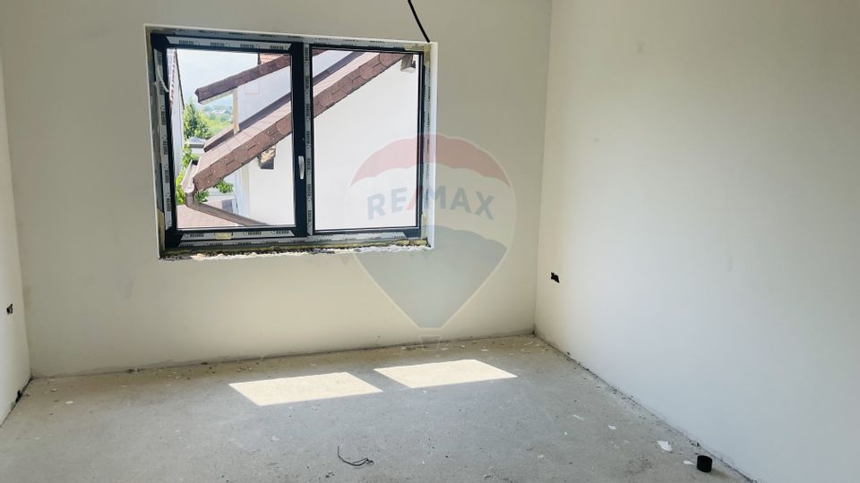 Casă de vânzare Brasov – 3 dormitoare, 3 băi, 140 mp utili