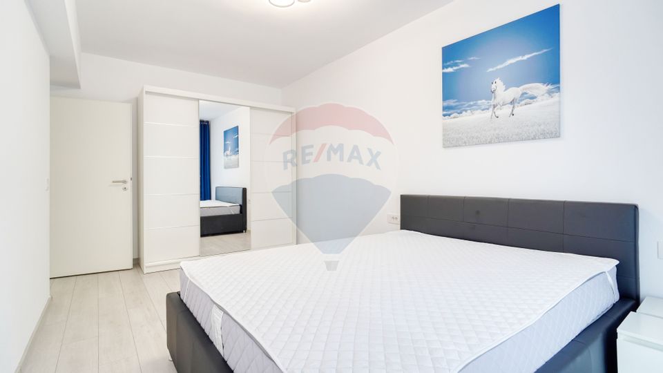 Apartament cu 3 camere de închiriat