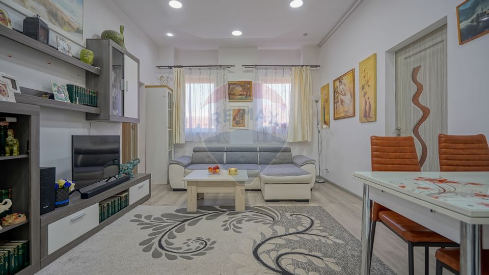 Apartament 3 camere cu acces auto, Centrul Istoric