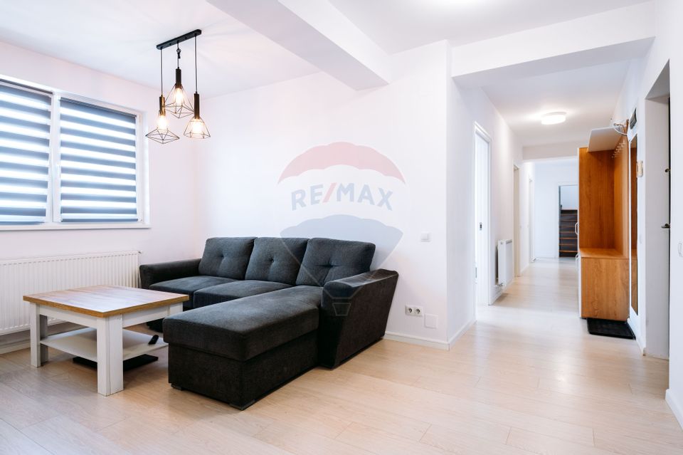 Apartament penthouse pe doua niveluri (4 camere)