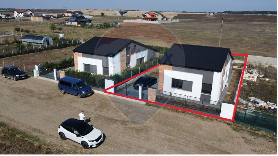 Casă / Vilă cu 5 camere de vânzare în zona Exterior Nord