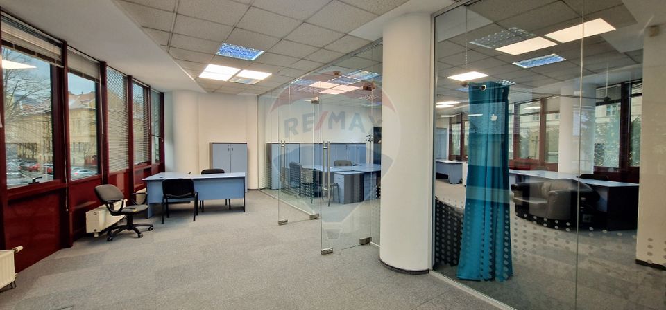 93sq.m Office Space for rent, Ultracentral area