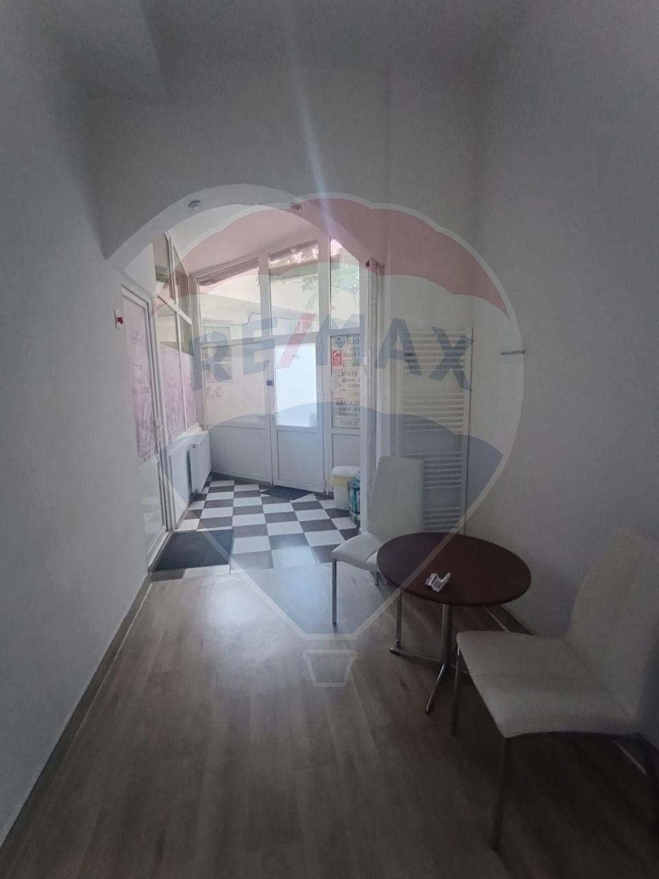 81sq.m Commercial Space for rent, Central area