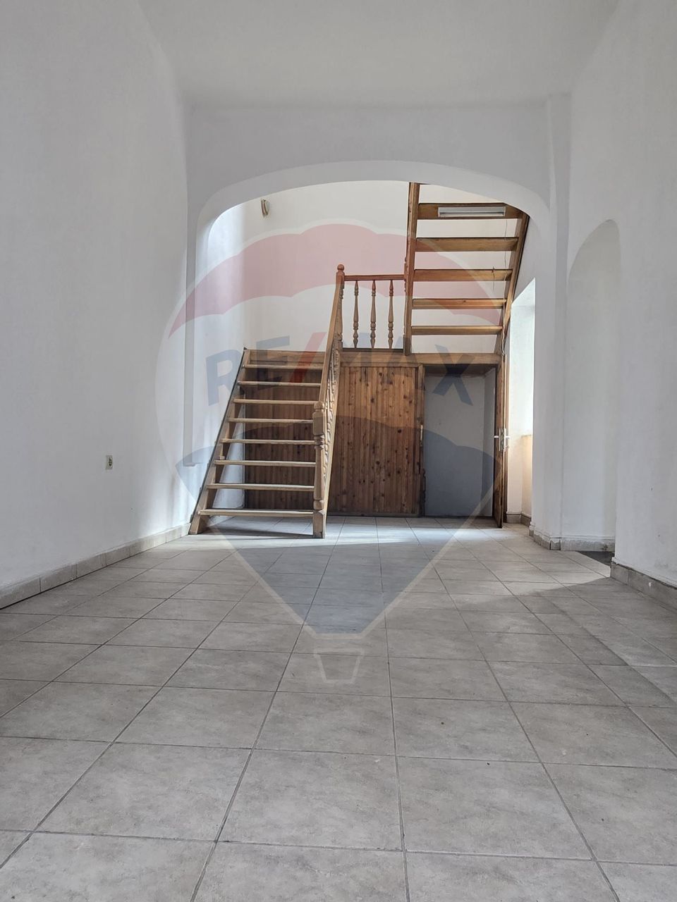 DE VANZARE Casă / Vilă cu 11 camere de vânzare în zona Parcul Carol