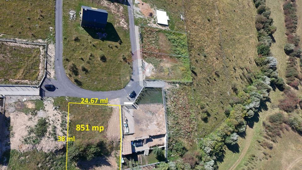 851 mp, Pârâu in spate - Brașov | Centrul echitație și Complex Pănicel