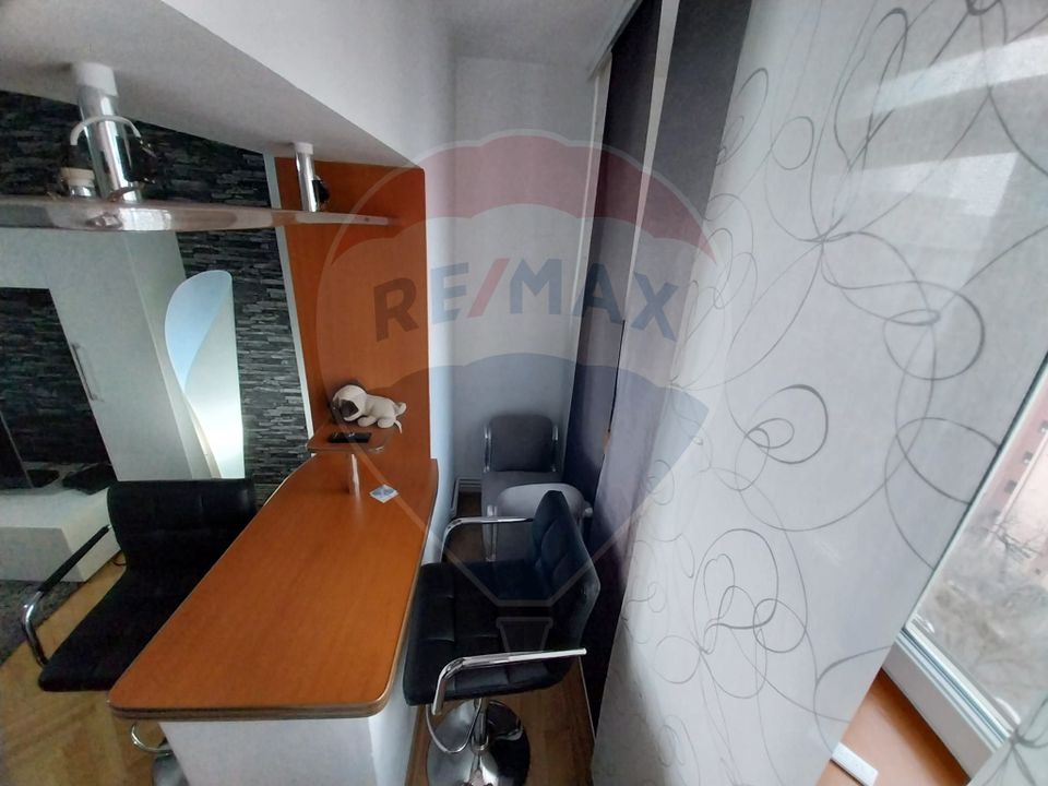 Apartament cu 3 camere  Promenada- Calea Severinului-Toporasi