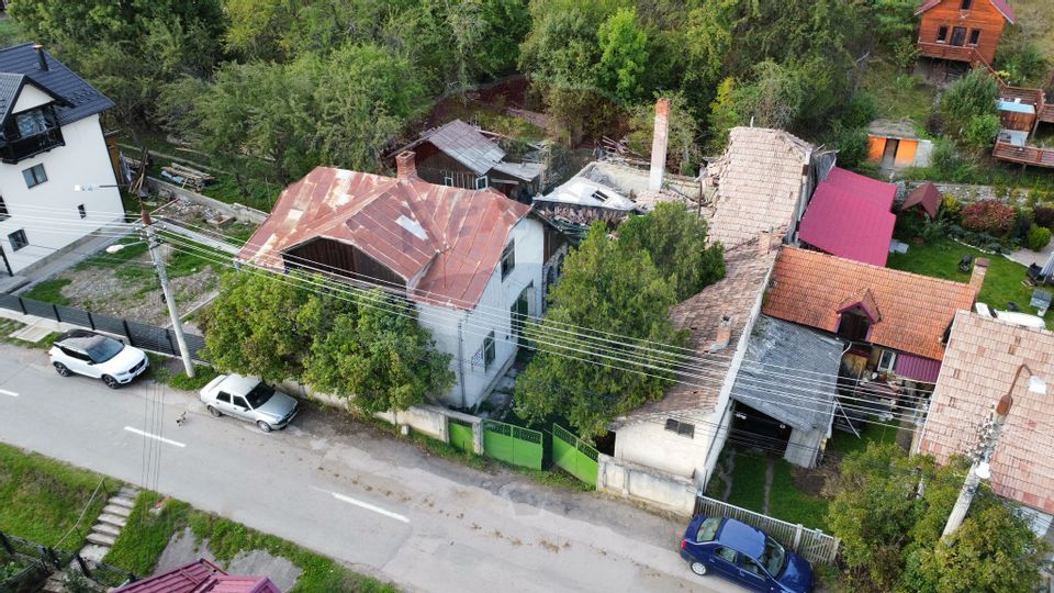 Teren cu Casa Bătranească 9512 Mp Campulung Moldovenesc Str. Bradului