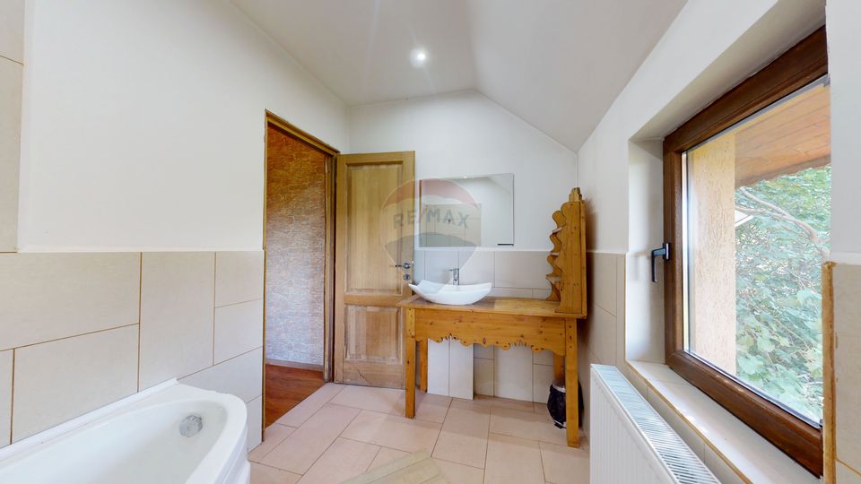 10 room Hotel / Pension for sale