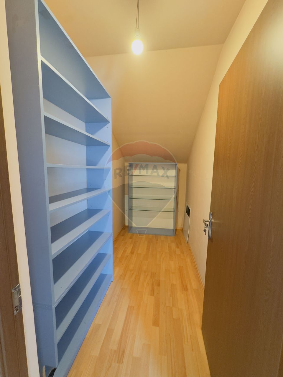 Casă cu 5 camere de vânzare Cartier Orizont 2 Paleu zona Metropolitana