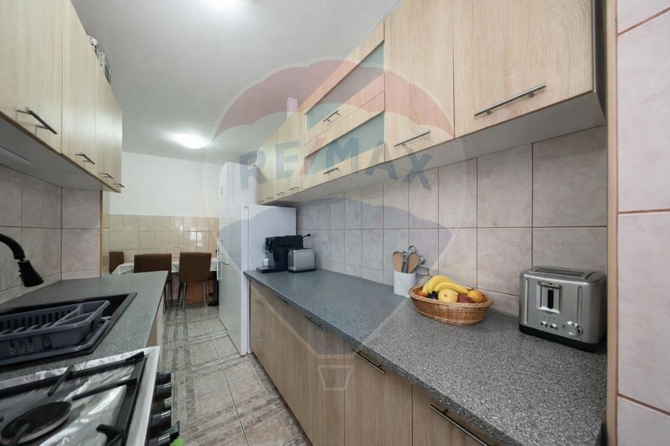 3 room Apartment for sale, Bartolomeu area