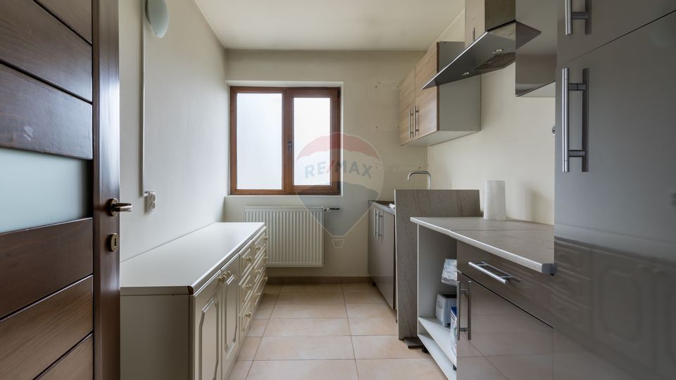 6 room House / Villa for sale, Central area