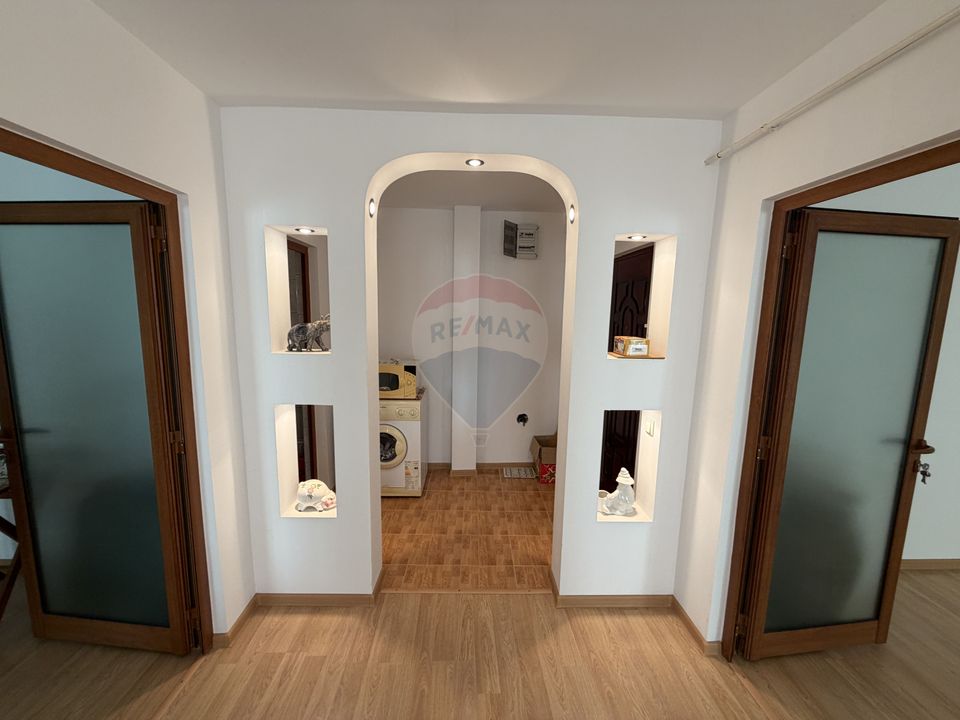 Apartament doua camere et 1