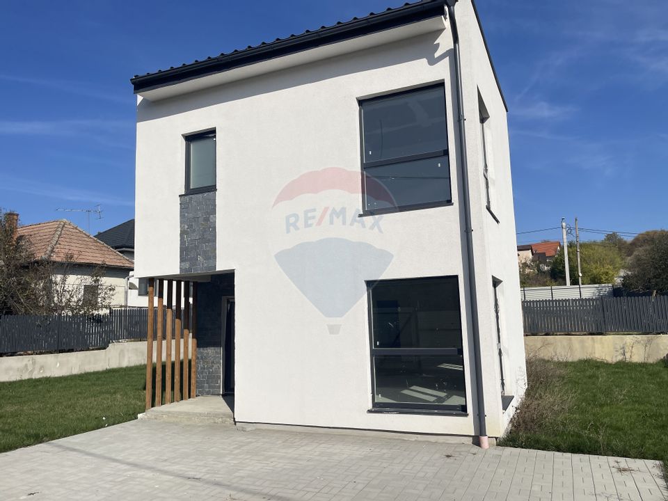 Duplex luminos și spațios, în zonă liniștită