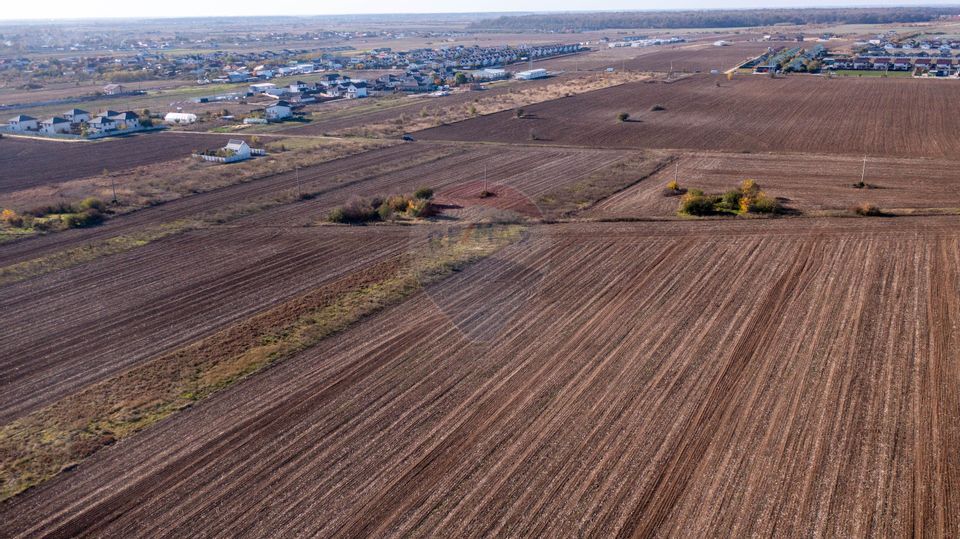 Vanzare teren intravilan 7,400 mp Sabareni / Strada Primaverii