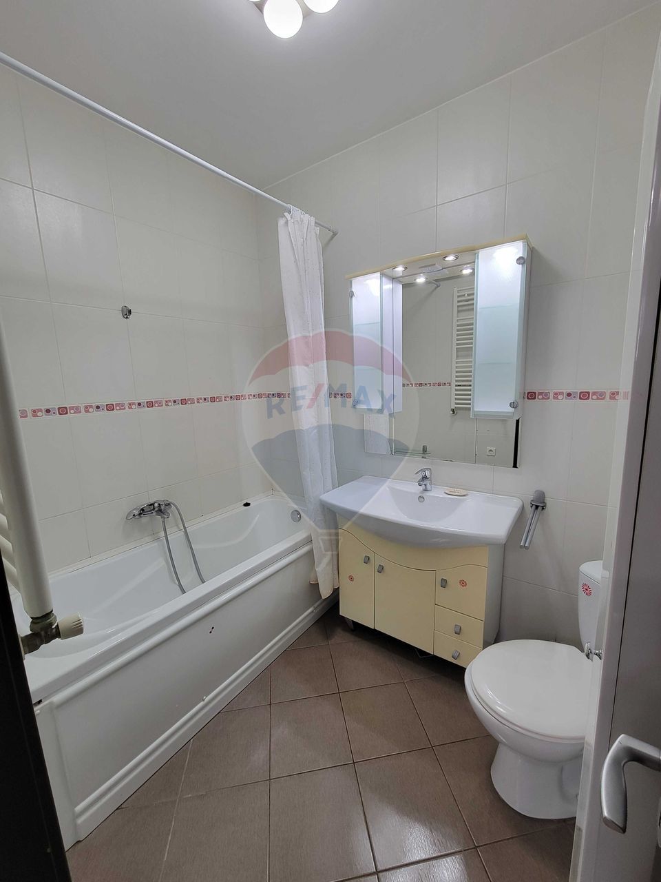 Apartament 2 camere de inchiriat