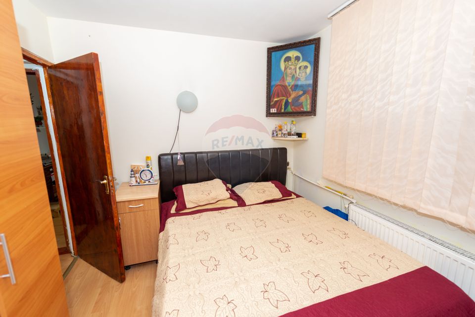 Apartament cu 2 camere de vanzare  Piata Resita , 38mp