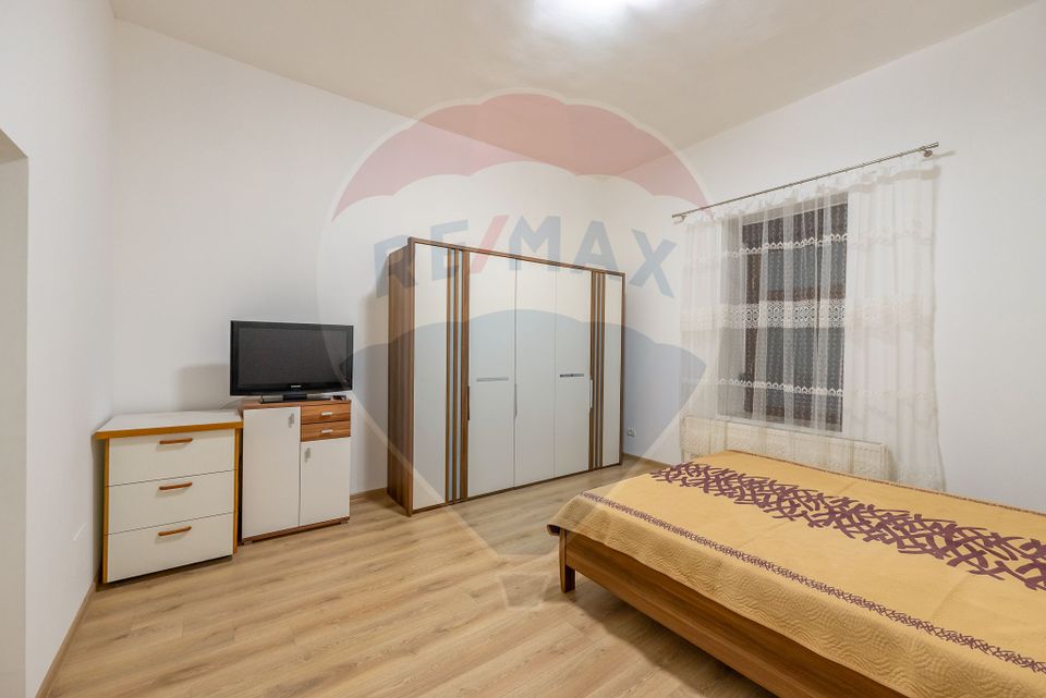 Apartament la casă de închiriat
