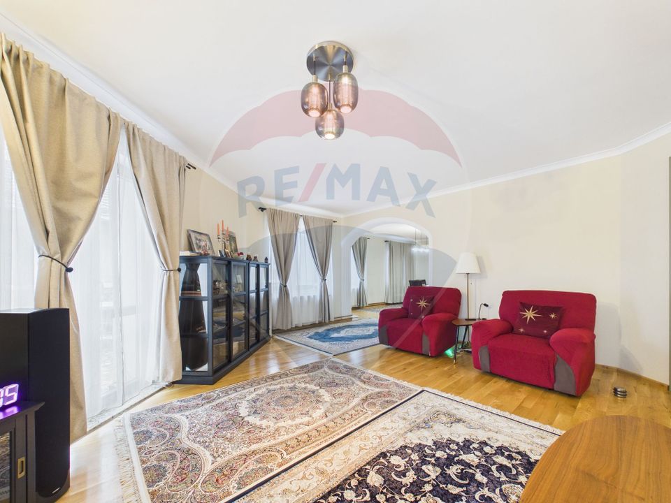 7 room House / Villa for sale