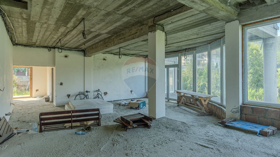 COMISION 0 | CASA LA GATA | TEREN 1322 MP | PISCINA | SAUNA | 5 TERASE