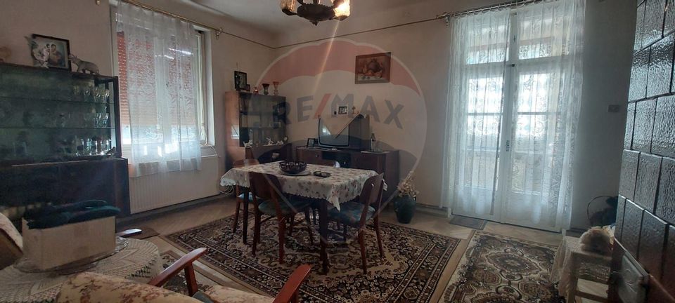 Apartament cu 3 camere de vânzare in Victoria pe str. Libertatii