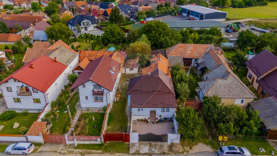 Casă de vacanță| 4 camere | Curte 400mp | Tohanu Nou | Comision 0 |