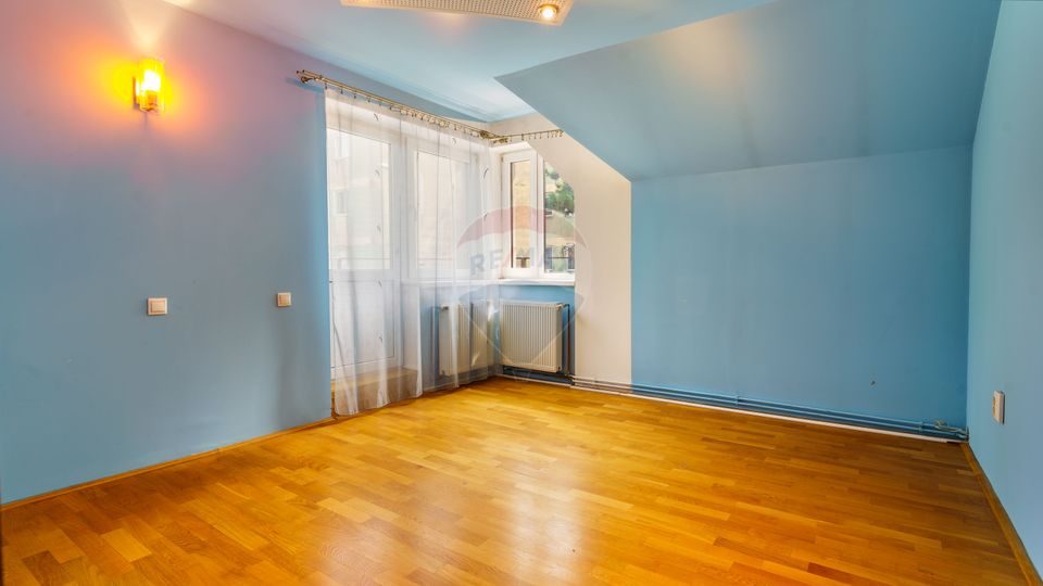 8 room House / Villa for sale, Gheorgheni area