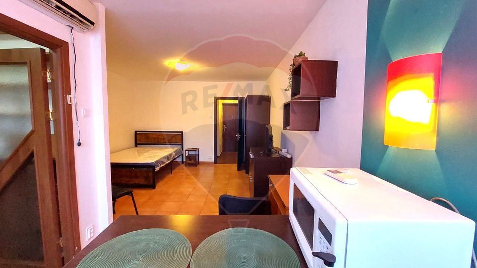 Studio rental, 2 minutes metro Iancului