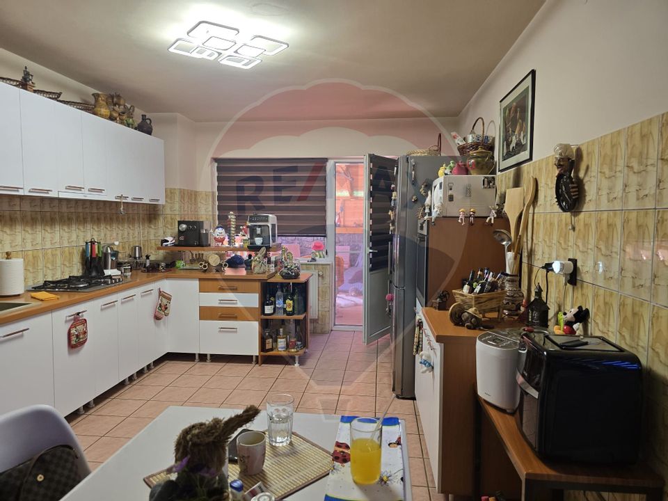 4 room House / Villa for sale