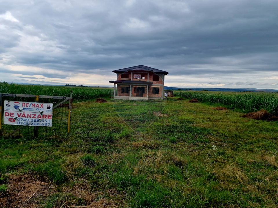 Casă Nouă cu Teren Generos – Borlești, Neamț